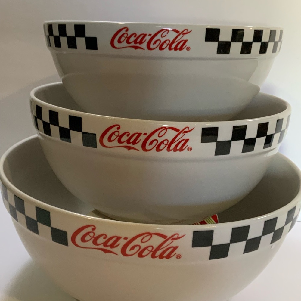 Coca-Cola Serving Batter Bowls Set of 3  10 1/2 in 9 1/4 in 8 1/2 in